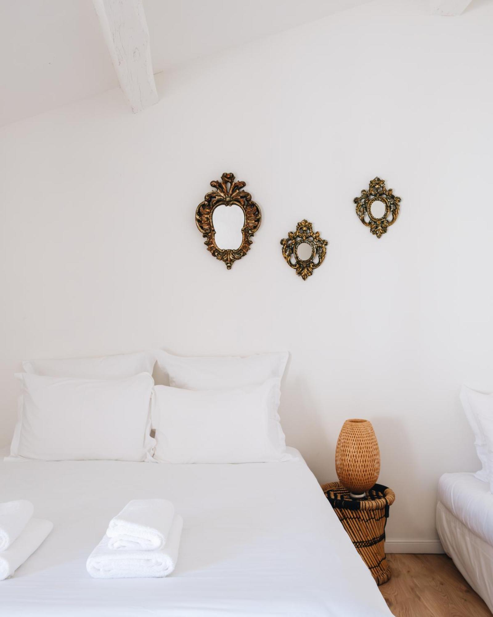 Saint-Seurin-de-Cadourne Le Chateau Real Bed & Breakfast 部屋 写真