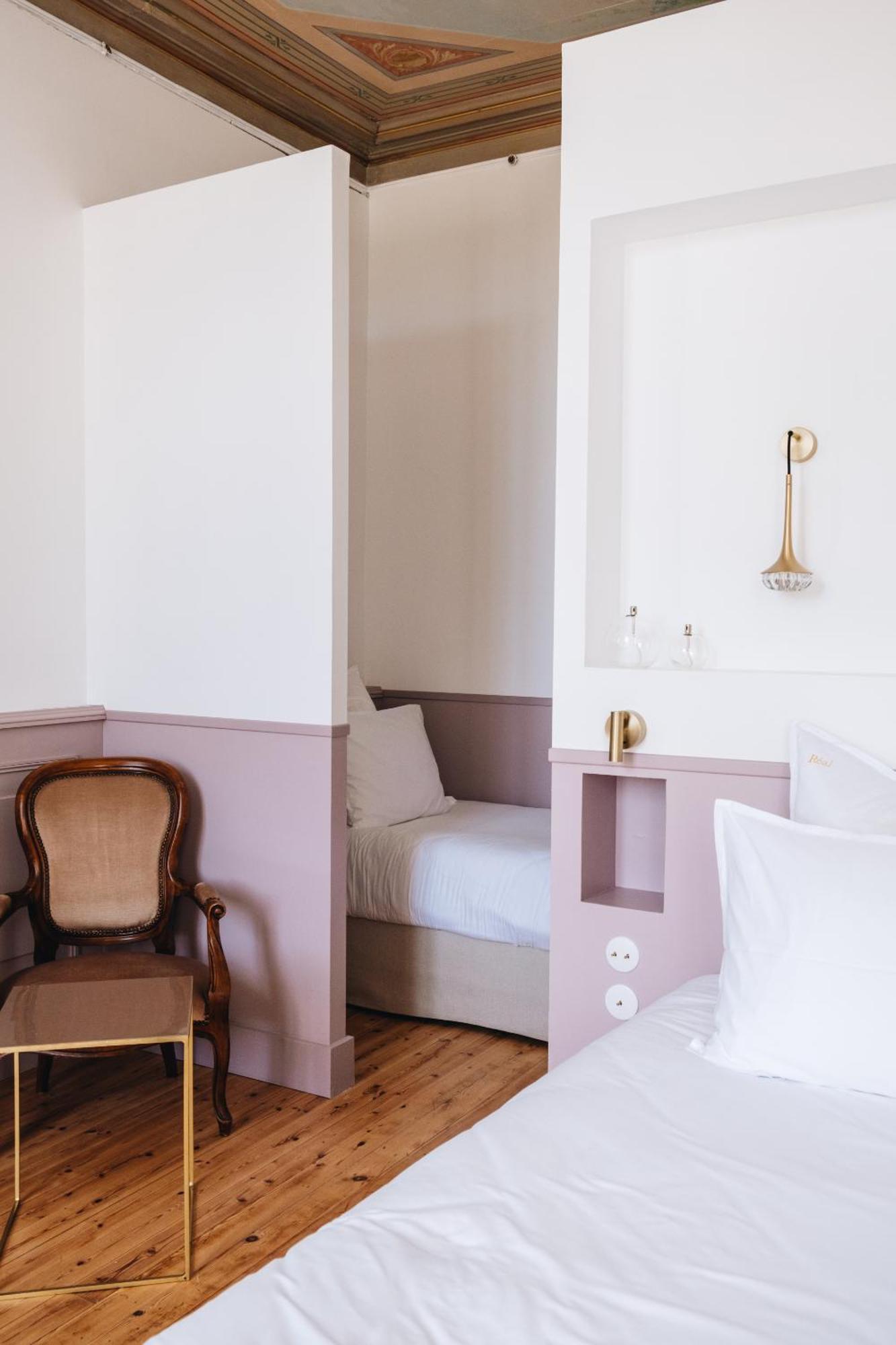 Saint-Seurin-de-Cadourne Le Chateau Real Bed & Breakfast 部屋 写真