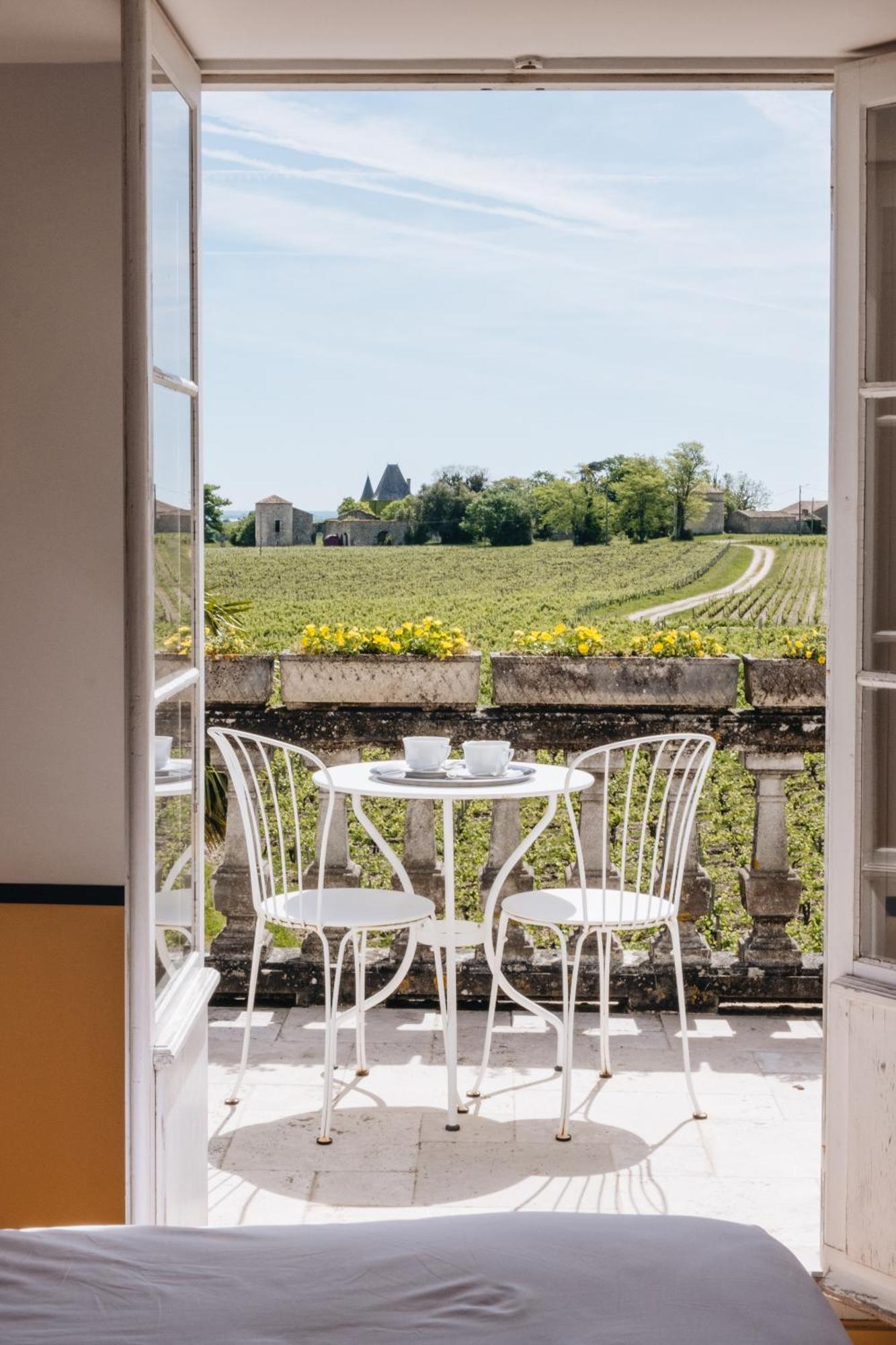 Saint-Seurin-de-Cadourne Le Chateau Real Bed & Breakfast 部屋 写真